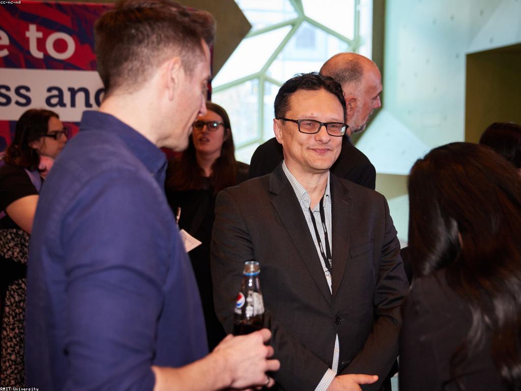 អុបទិច និង យុទ្ធសាស្ត្រ: ការធ្វើអោយអាជីវកម្មរបស់អ្នកទទួលបានជោគជ័យ