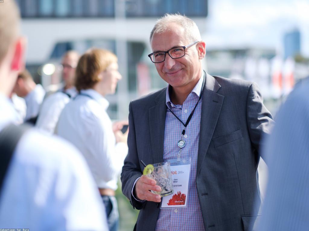 យុទ្ធសាស្ត្រអុបទិចជាលក្ខណៈសំខាន់ក្នុងការផ្សព្វផ្សាយឌីជីថល