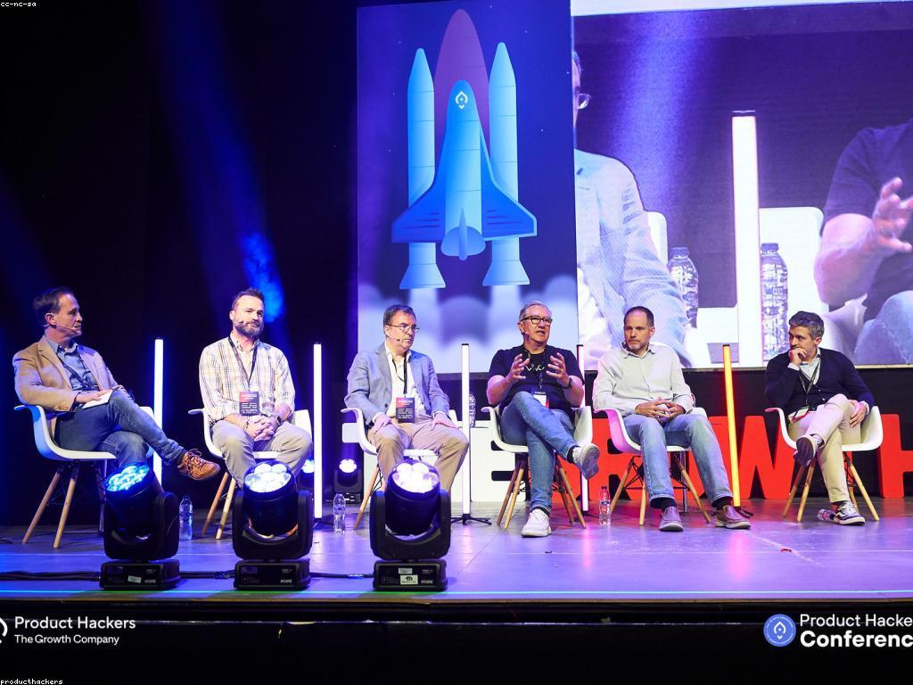 អុបទិច និង យុទ្ធសាស្ត្រ: ការកសាងកំណត់សិទ្ធិអនឡាញ